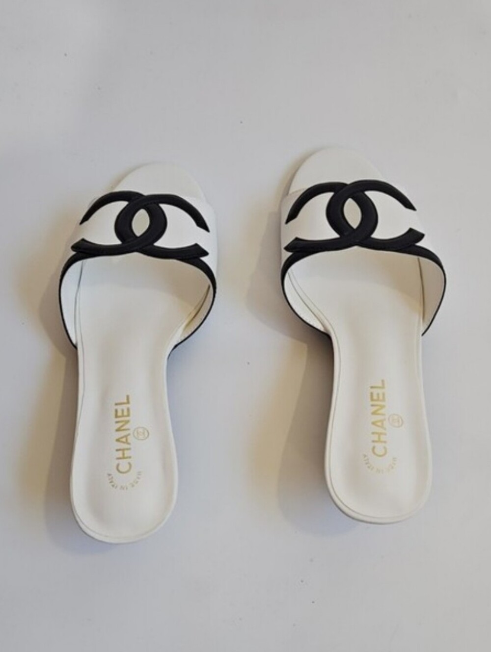White And Black Designer Inspired Slide Sandals with Black Interlocking Logo 4OC
